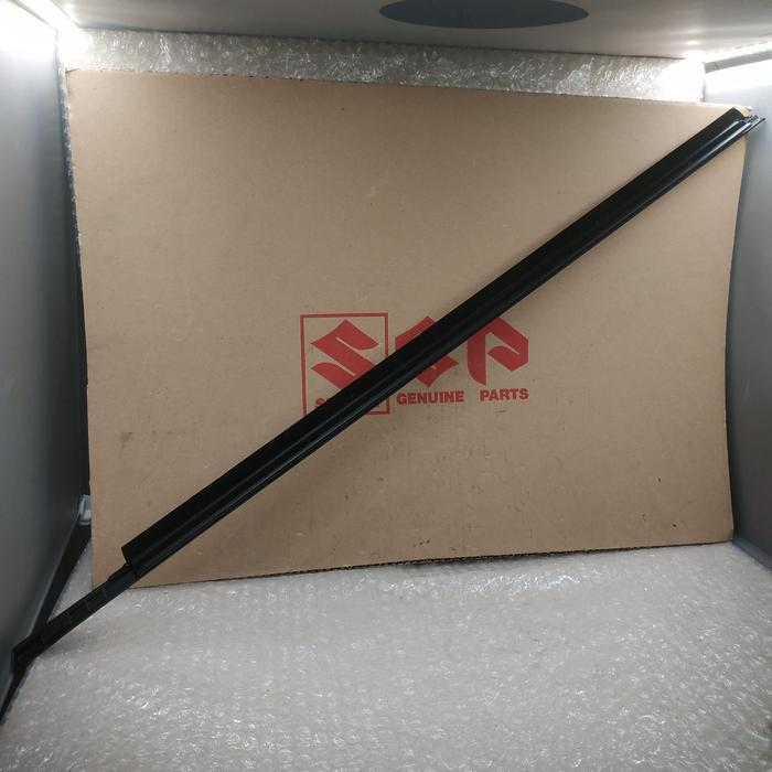 83831-80J00 Weatherstrip Rear Door Out Rh Suzuki Sx4
