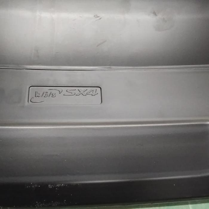 SPOILER PLASTIK SUZUKI SX4 MENTAH