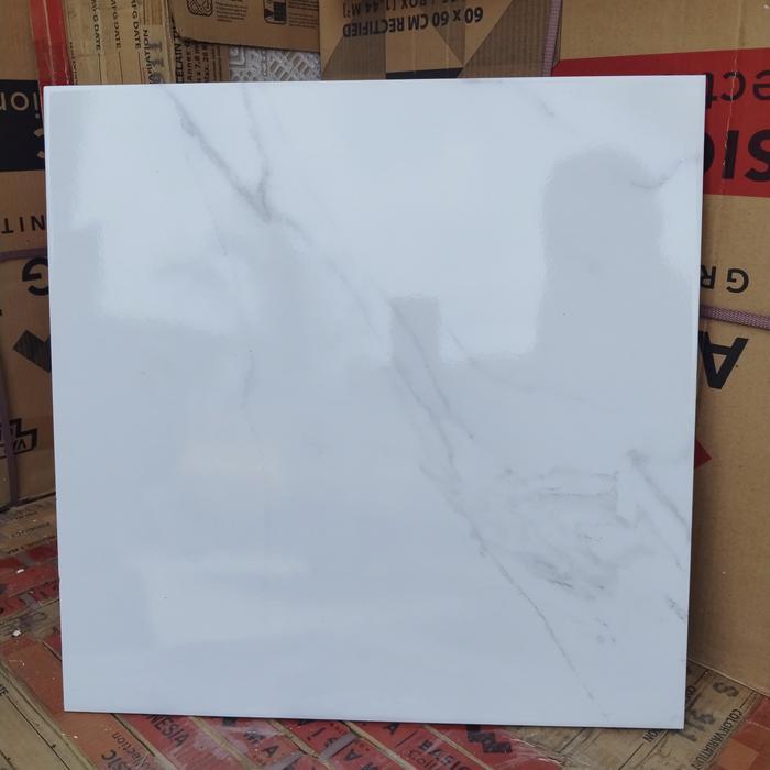 Keramik lantai 50x50 putih carara (glossy)/ keramik lantai putih motif