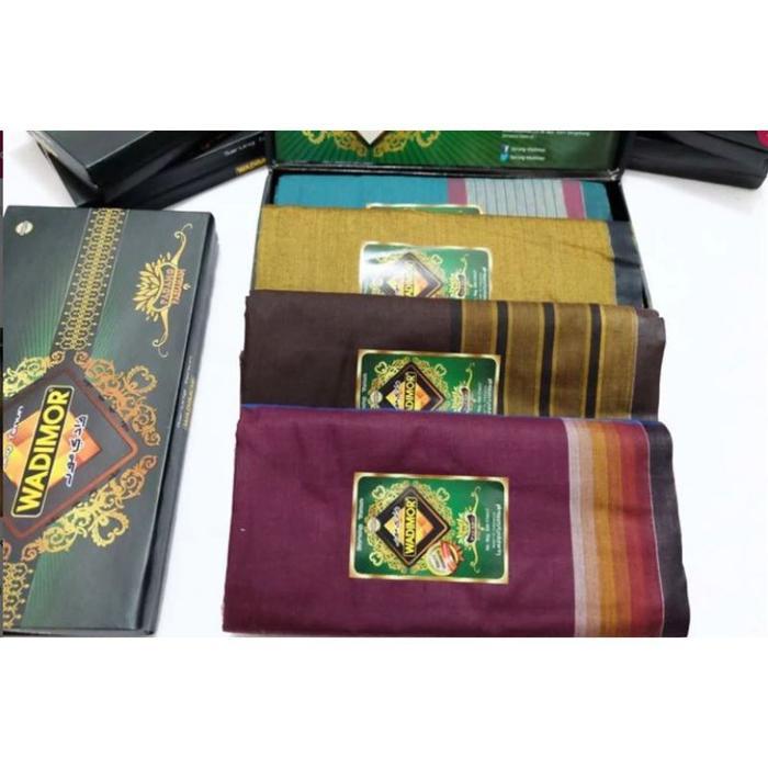 Sarung Wadimor. Motif Padang/Kotak Kombinasi Dewasa Kain Tenun Katun Kotak Muslim Putih Belah Hitam