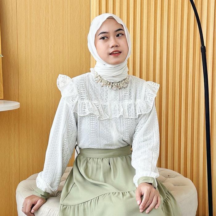 cnm EMELYN DRESS BRUKAT GAMIS LEBARAN WANITA HIJAB PUTIH PASTEL RAYA SERIES BY MEECLO