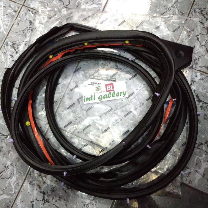 Karet Pintu Belakang Nissan Grand Livina Original