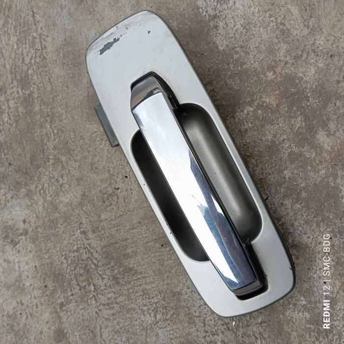 Handle pintu luar Belakang kiri RR-L Nissan Xtrail x-trail T30 ori