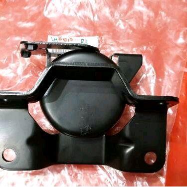 Engine Mounting Ertiga Kiri 2012-2015 Asli