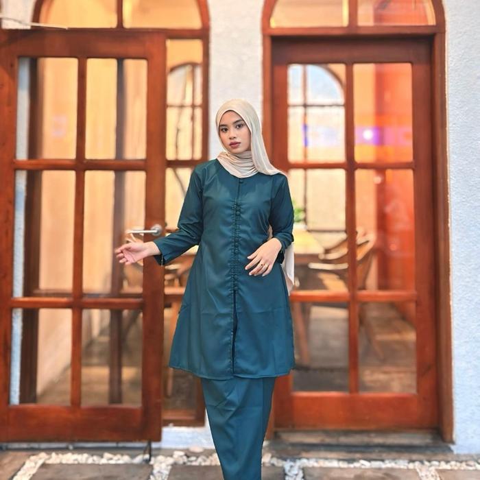 Lyoraa Stelan Kurung Melayu Polos Terbaru Set Kurung Malay Remaja Stelan Rok Baju Kurung Wanita