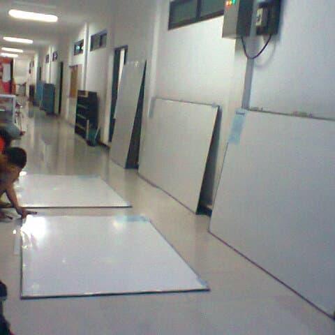 WHITEBOARD BESAR 120 X 240 CM NONMAGNET