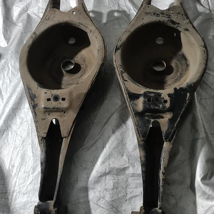 control arm / tatakan dudukan per belakang bmw e36