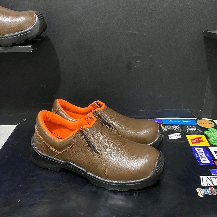 Sepatu Safety Kiings Pria Kulit Coklat Sepatu Kerja Sepatu Slip-On Coklat Terbaru 