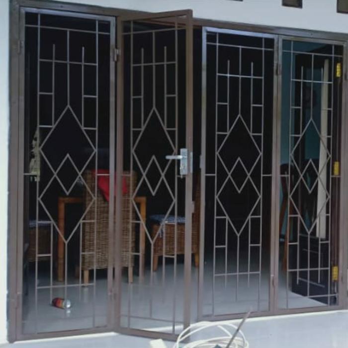 Pintu Lipat Besi Pagar Minimalis Tralis Railing Tangga Balkon Pintu