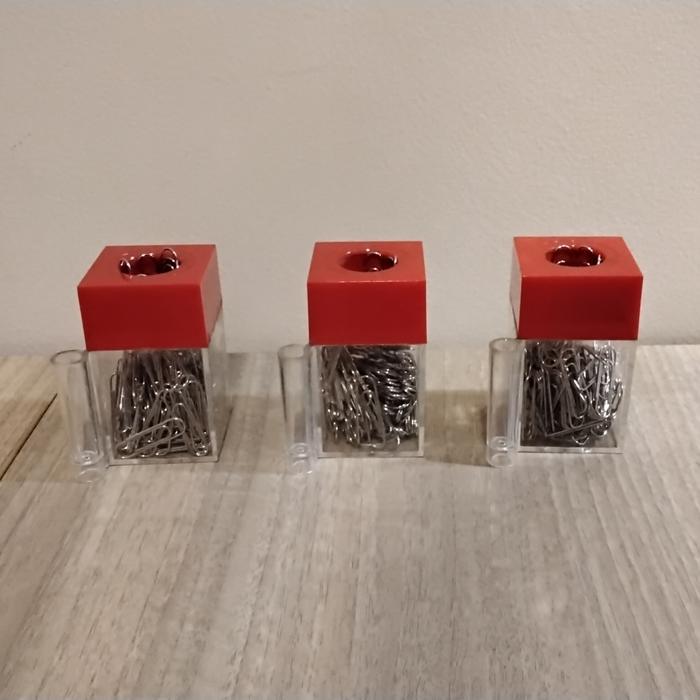 {{{{{{] Tempat paperclips