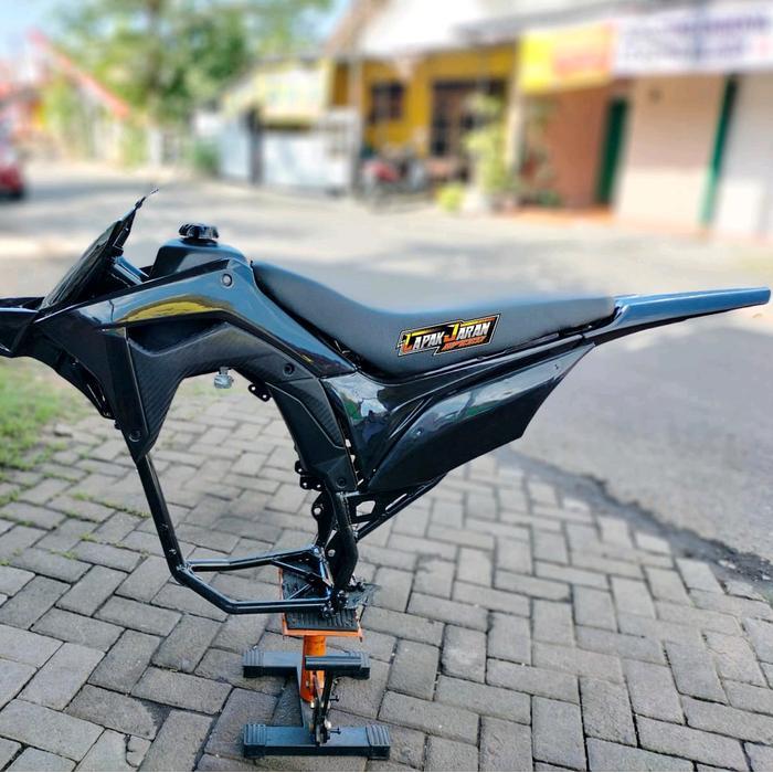 Rangka set body CRF pnp mesin megapro new mono
