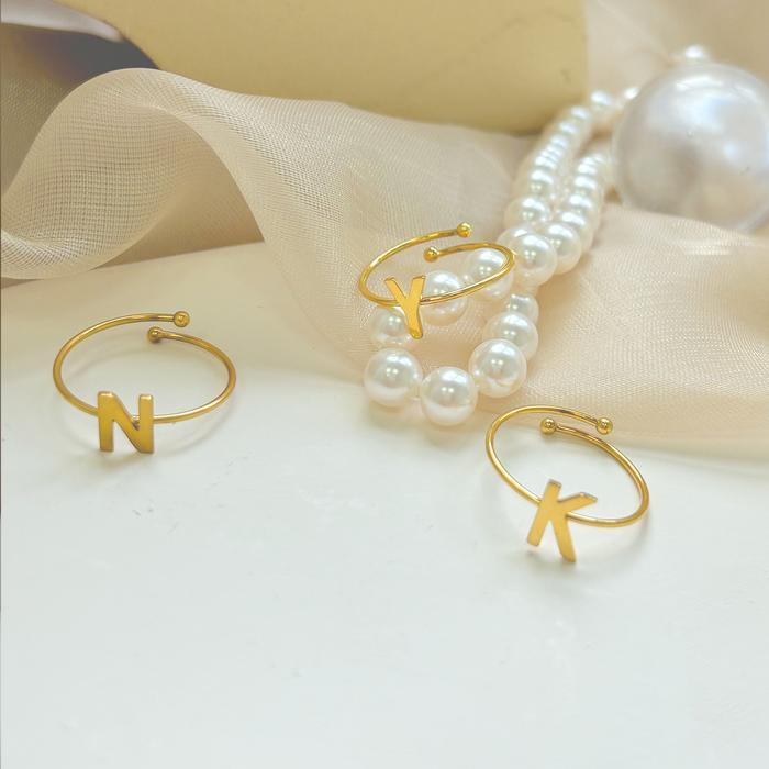 SAT.10 Cincin Huruf Abjad Adjustable Bahan Titanium Berlapis Emas Tidak Mudah Longgar Terinspirasi