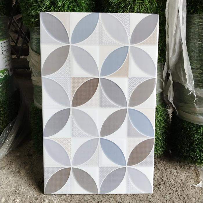 KERAMIK DINDING 25X40 GLOSSY-KERAMIK LANTAI 25X40 -CREAM ISLAND-IKAD