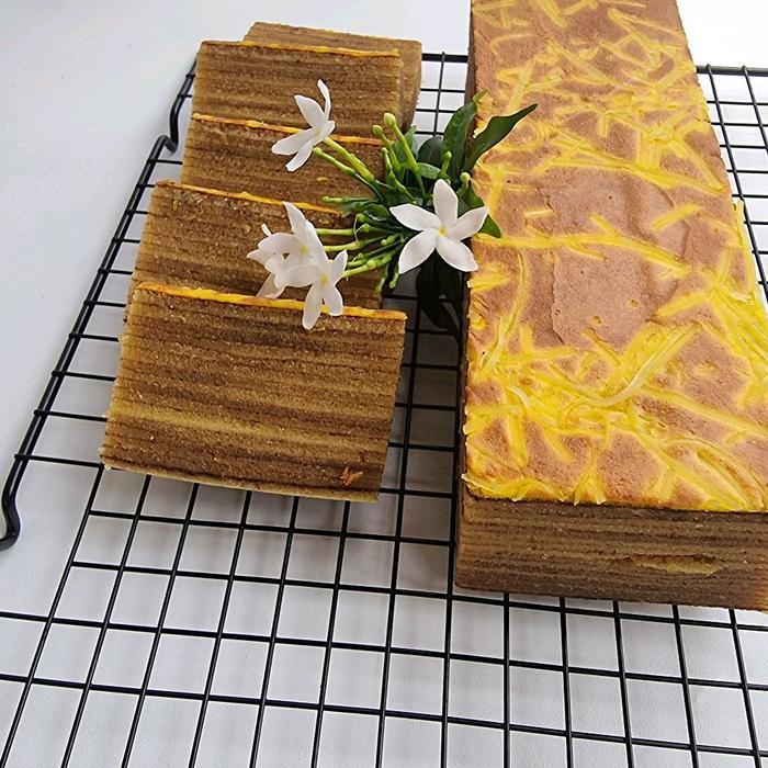 "New" LAPIS LEGIT FIKA CAKES Basah Dan Lembut FRESH FROM THE OVEN