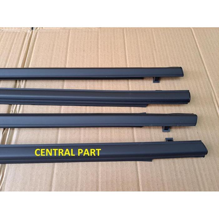 PELIPIT KARET KACA LIST KACA LUAR DEPAN JAZZ GD3 2004 2005 2006 2007