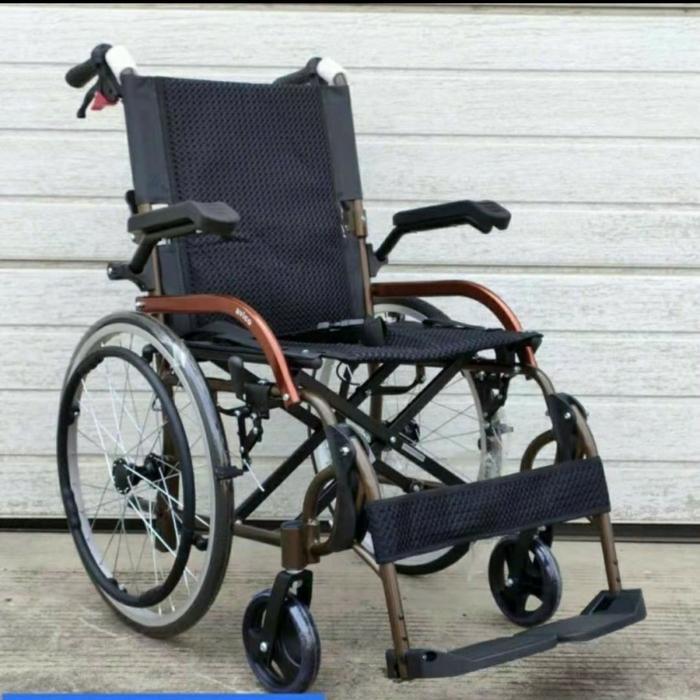 Kursi Roda Travelling Avico Athena Roda Besar