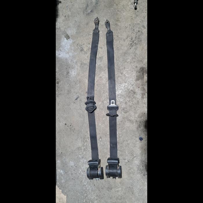 seatbelt depan bmw e30