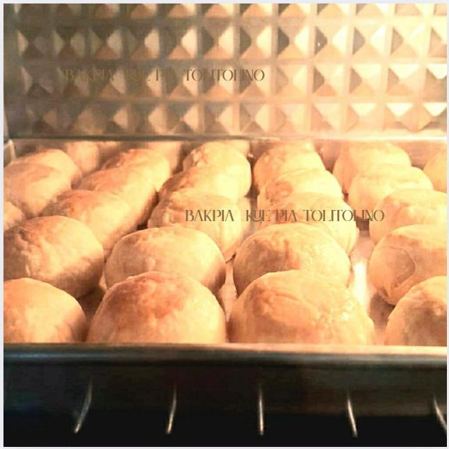 "New" Bakpia Kacang Ijo Hijau Tolitolino Enak HALAL Lezat Toples Isi 10 Cemilan Snack Kue Pia Kering