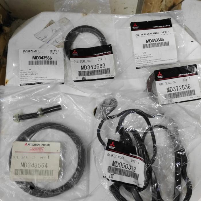 Pesanan Khusus Seal Pajero Dakar 2013