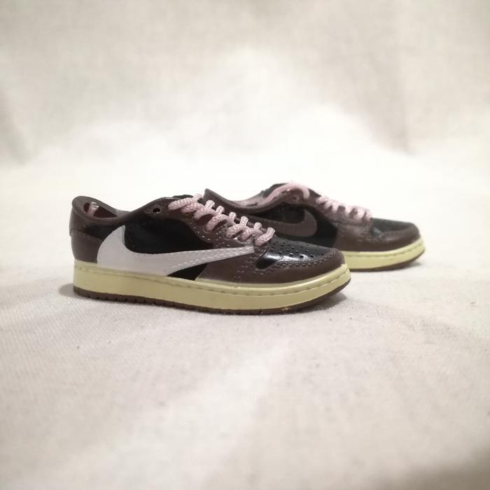 AJ1 LOW TRAVIS SCOTT PINK ROPE 3D SNEAKERS KEYCHAIN MINIATUR