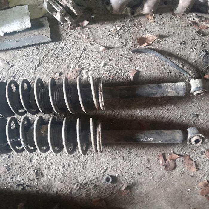 peer shock nissan cefiro a31
