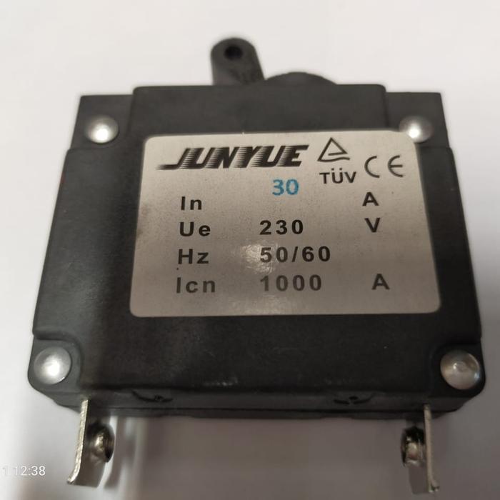 MCB / circuit breaker 30 AMPERE (untuk genset 6500 Watt)