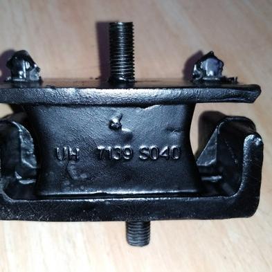 Engine mounting / pangkon mesin Mazda E2000