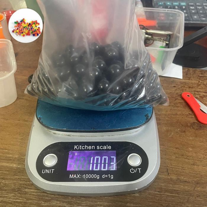 Gundu / kelereng biru corak dan hitam bintik