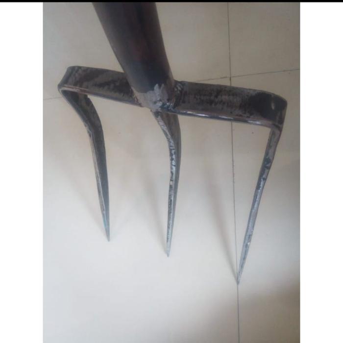 Garpu Tanah 3 Gigi Baja Per Asli / Sendok Tanah Tbk