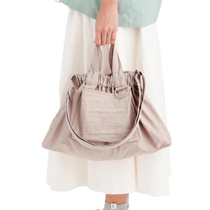 BEYOND THE VINES M Dumpling Bag/nylon tote bag/tas selempang nilon
