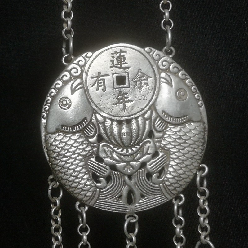 YIZHU CULTUER ART Old Collection Chinese Tibet Silver Carving Fish Lotus Pendant Amulet Ornament