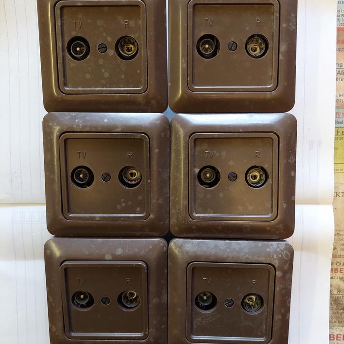 Murah BERKER socket outlet stop kontak TV dan radio coklat..stock/type lama