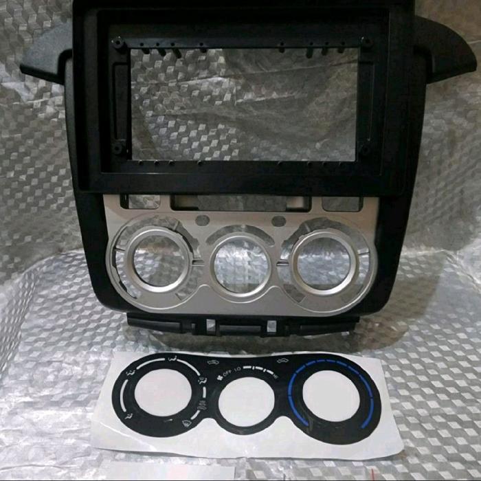 Frame Head Unit Android 9 Inch Mobil Toyota Innova 2011-2015