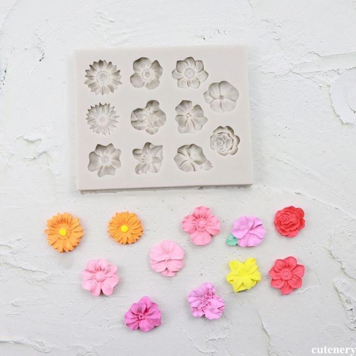 Indomada Cetakan Silikon Fondant 11 Bunga Campur Kecil 2.2 cm Cokelat Coklat Puding Permen Resin