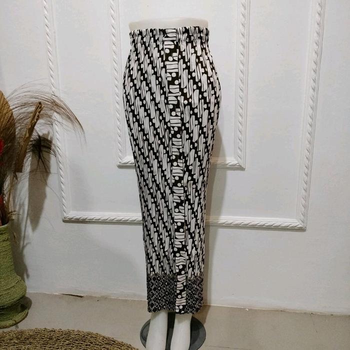 rok plisket motif parang rusak series warna