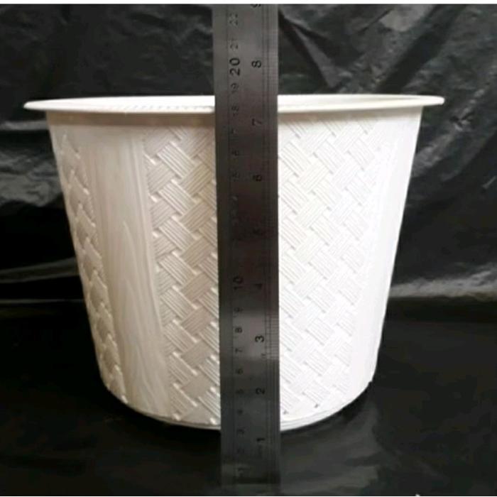 Serasiinspace Pot Bunga Plastik Motif Anyam 25 Cm, Pot Tanaman, Pot 25 Putih