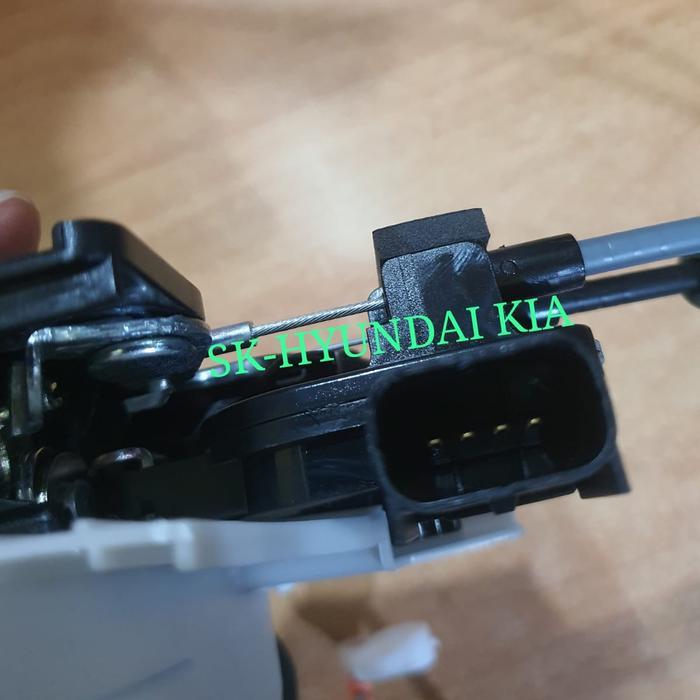 Door Lock Latch Assy Belakang Kiri Asli All New Picanto 2012 Up