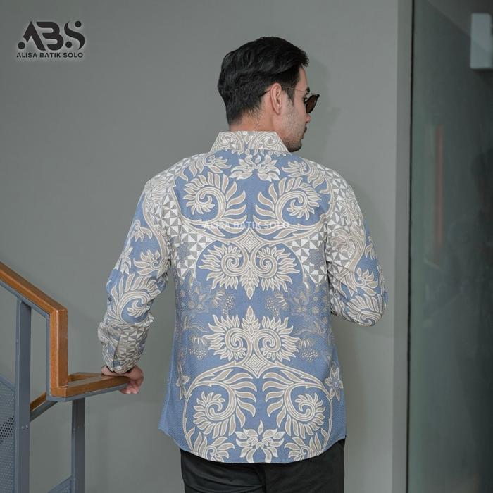 ALISA BATIK SOLO Slimfit Motif Baby Blue Biru Bahan Doby Kemeja Batik Pria Lengan Panjang Solo