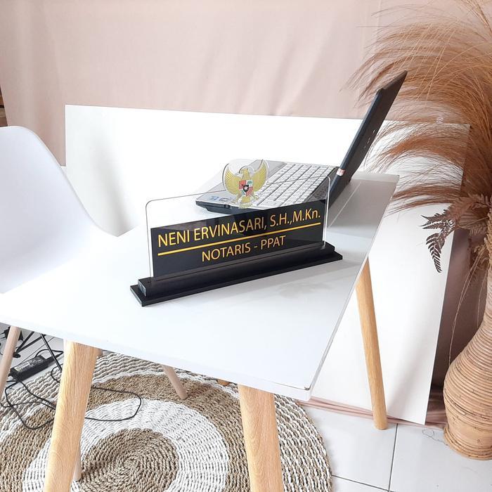 Papan Nama Meja Kerja Akrilik Papan Nama Meja Kantor Kayu Pasti Diskon