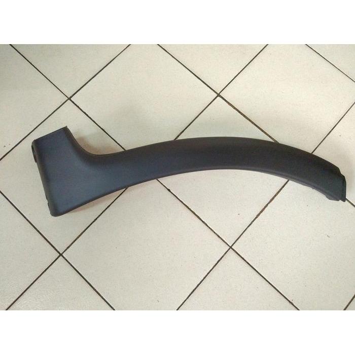 List Side Bemper /List Body Bagian Bemper Depan Suzuki Sx4