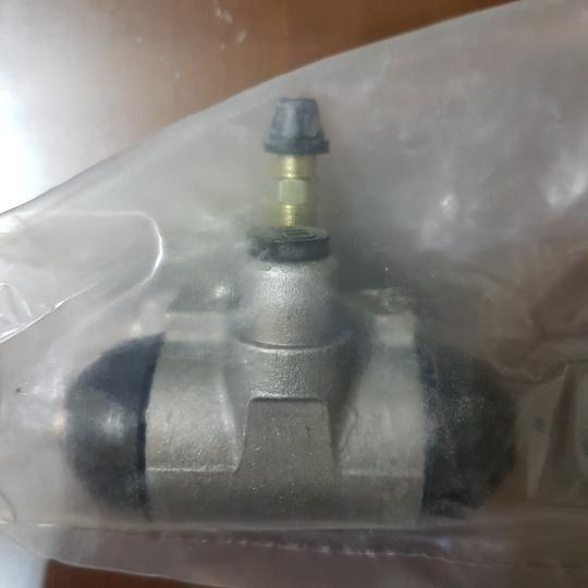 Wheel Cylinder/Master Rem Belakang Mazda Mr