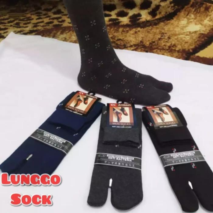 kaos kaki jempol pria