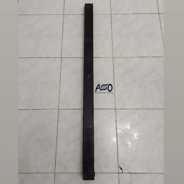 Per Daun Belakang Nomor Satu No. 1 Dyna ST110