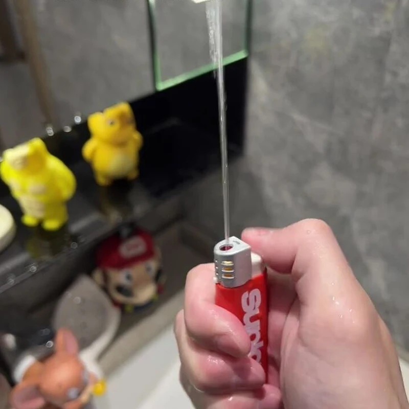 1Pcs New Trick Fake Lighter Water Gun Water Splashing Tools Creat GiftsCan'T Ignite