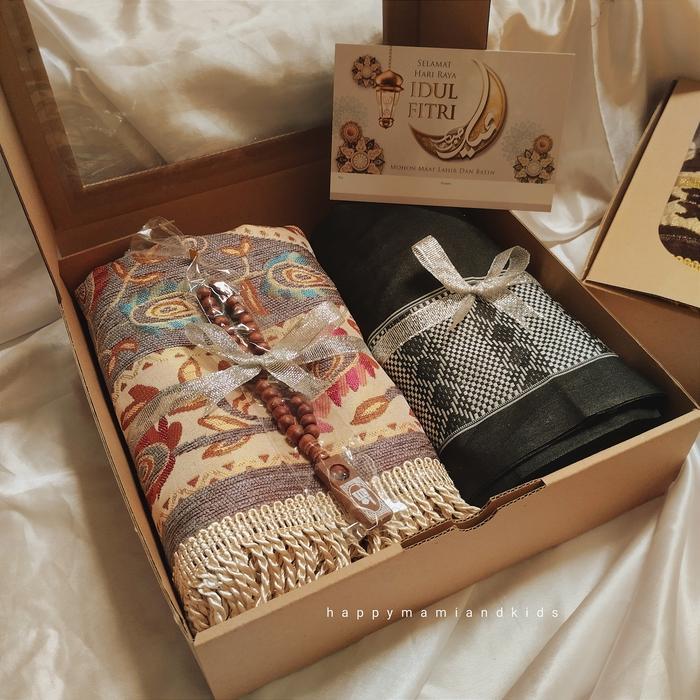 Sajadah Sarung Kado / Hampers Cowok Muslim / Hampers Lebaran