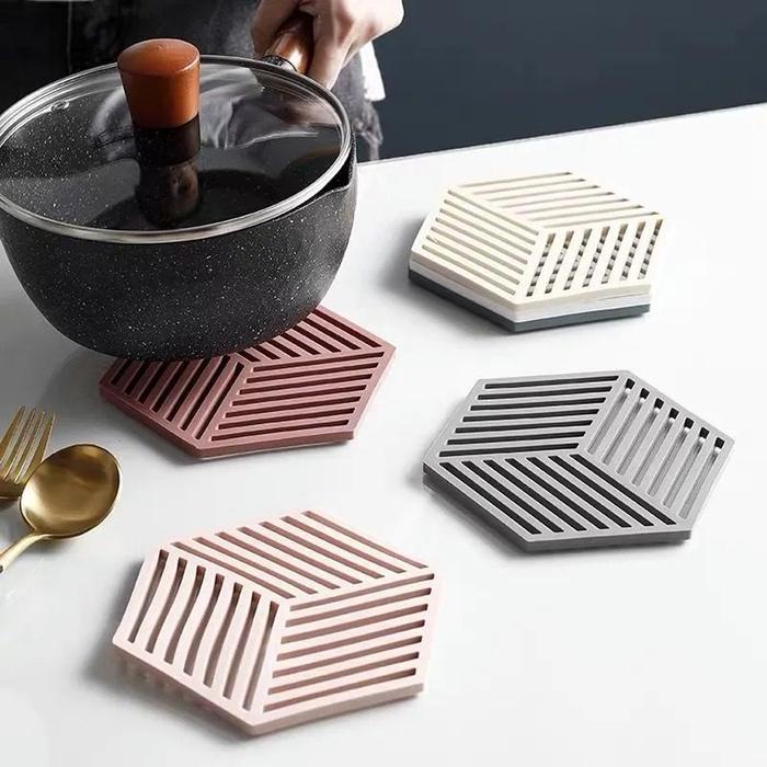 TATAKAN GELAS ALAS PIRING DAN GELAS R749