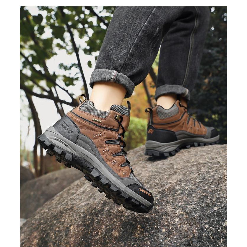 SNTA Sepatu Gunung Wanita SNTA 622 Brown rekking Hiking Adventure Outdoor Outsole TPR Atasan PU