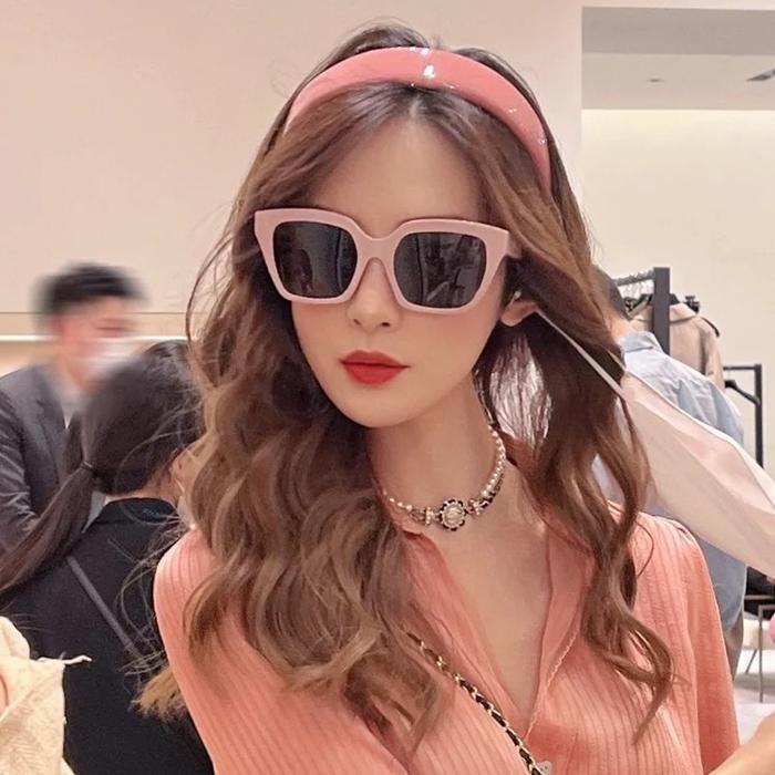 Kacamata Hitam Persegi Merah Muda Mawar Tren 2024 Senior Wanita Pelindung Sinar Matahari Eyewear