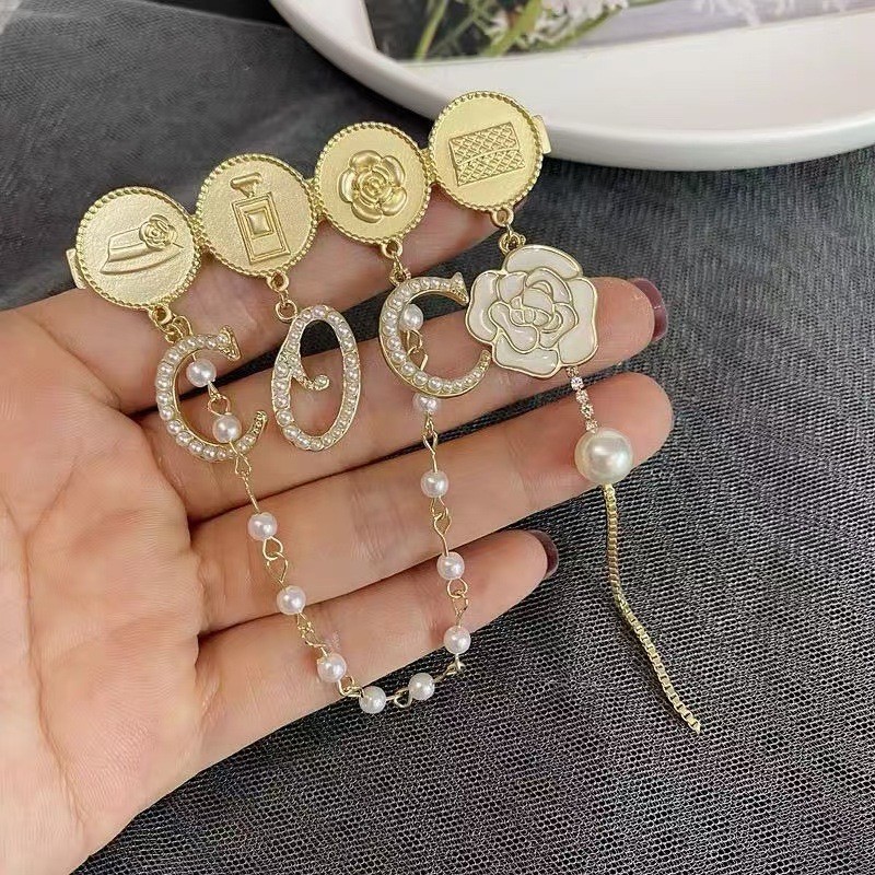 Retro French Baroque Pearl Lapel Pin High End Fashion Accessory Tailored Suit Tassel Brooch Pin