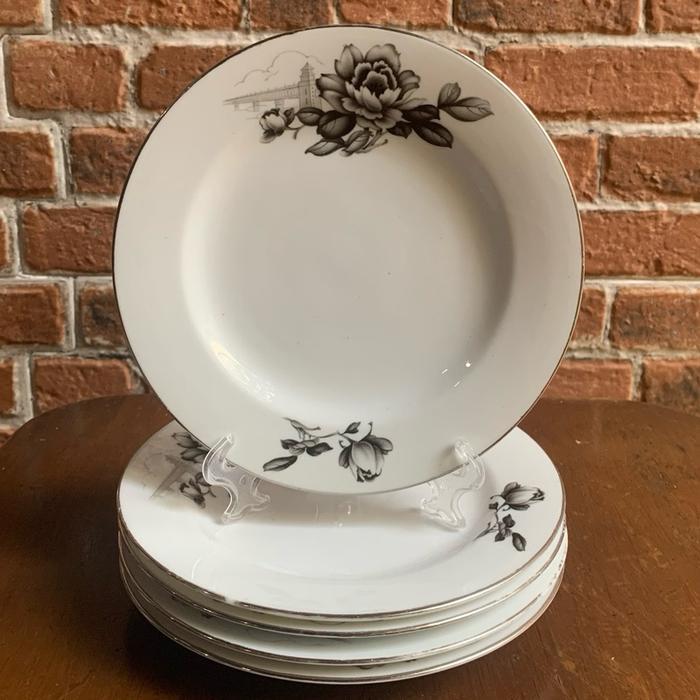 Piring kue lawas/jadul motif Bridge & Black Roses, diameter 17.5cm - made in China